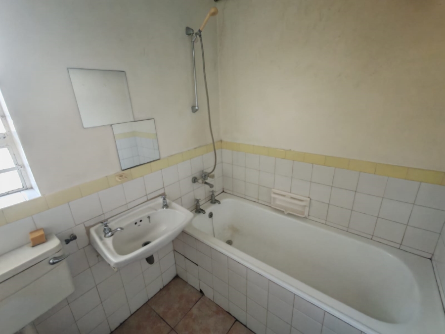 To Let 1 Bedroom Property for Rent in Richmond Hill Eastern Cape